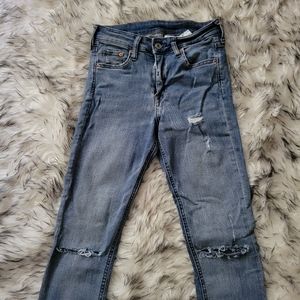 H&M distressed skinny jeans 26